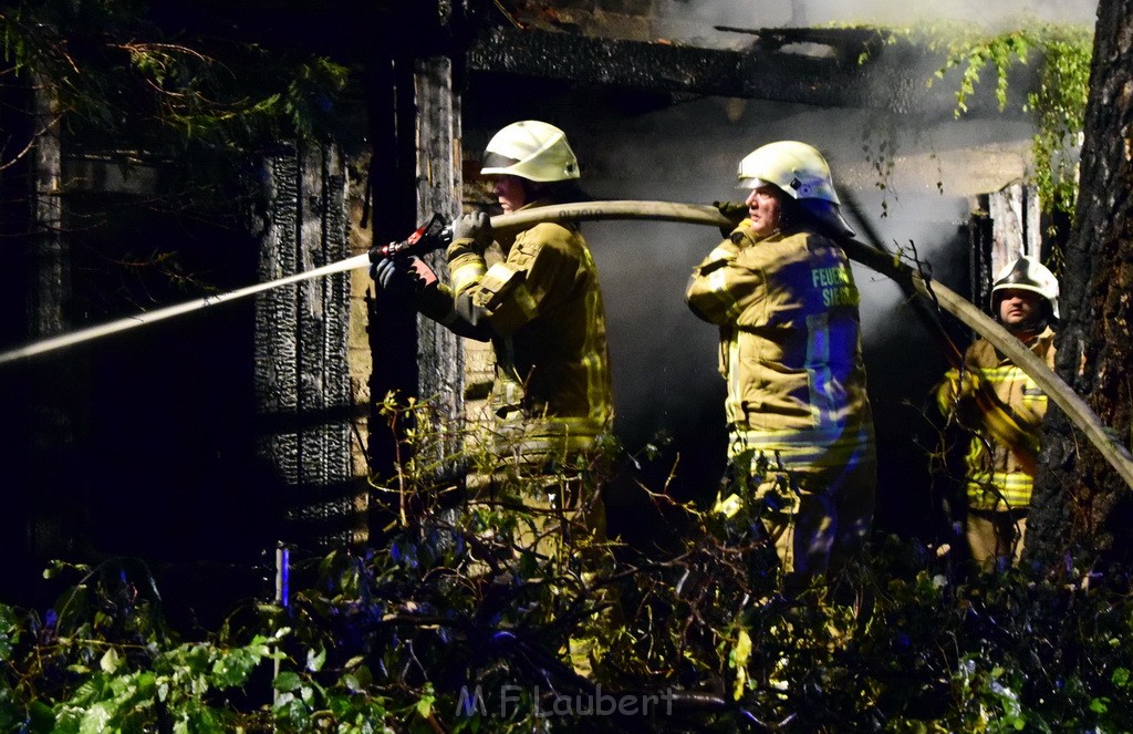 Grossfeuer Einfamilienhaus Siegburg Muehlengrabenstr P0266.JPG - Miklos Laubert